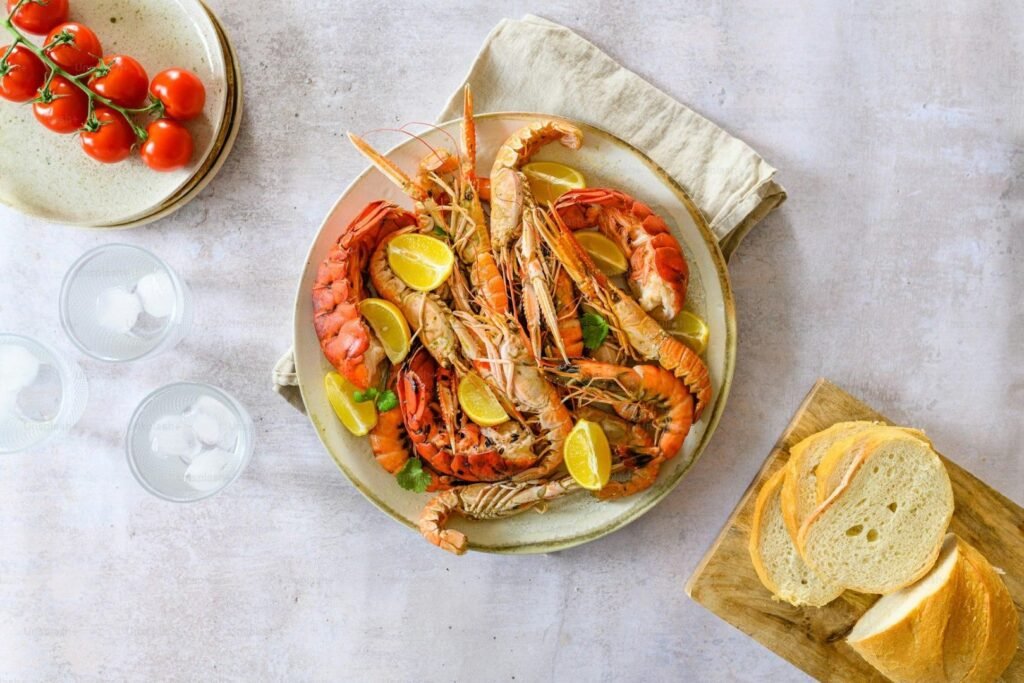 Enjoy dining in Kahlua Skiathos with the most majestic backdrop of the sea. Featuring homemade Greek and Mediterranean dishes accompanied by carefully curated wine list, as well as tsipouro and ouzo.